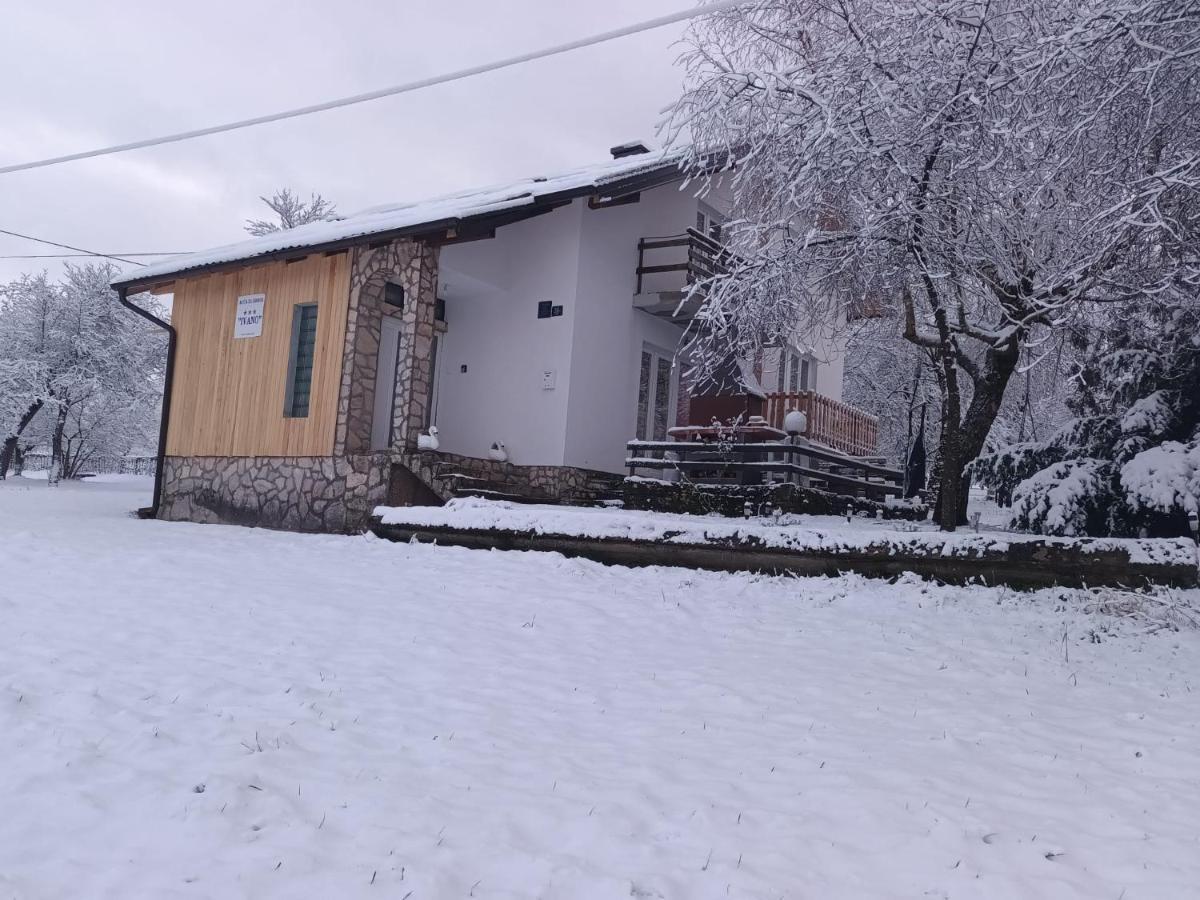 Holiday Home Ivano Korenica Exterior foto